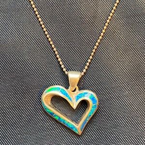 NWOT Blue and Green Iridescent Heart Necklace